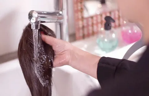 How to Wash and Condition Your Wig